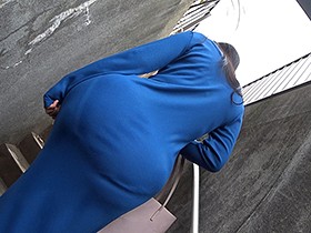 マキシワンピ女をレイプ!2 薄着1枚で出歩くエロ女を人気の少ない場所まで尾行して…あえて脱がさず服の上から身体をまさぐり着衣のままハメて中出し サンプル動画サムネイル